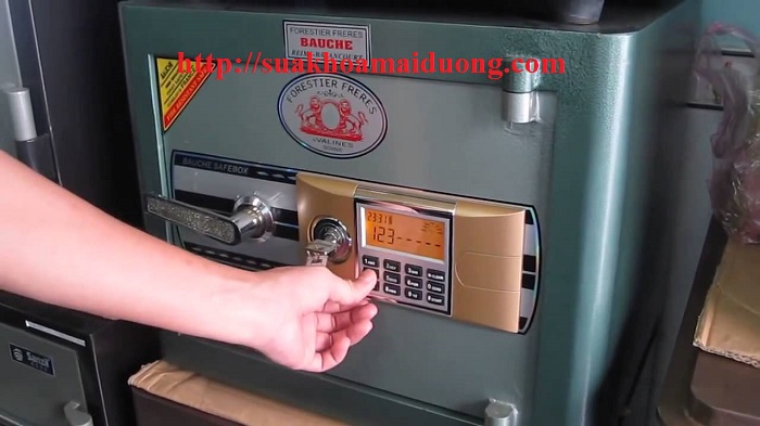Mở khóa két sắt
